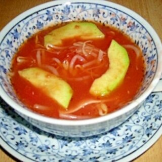トマト缶deアボガドともやしの中華風スープ